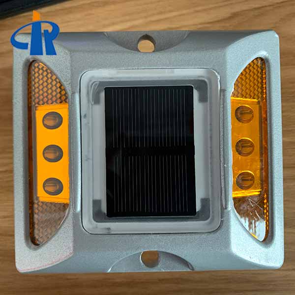<h3>Flashing Road Stud Light Reflector For Motorway With Anchors</h3>
